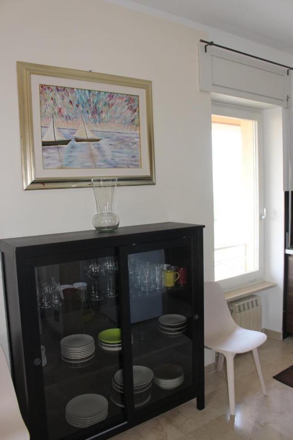 Casa Claudia Apartment Асенца ди Бренцоне Екстериор снимка