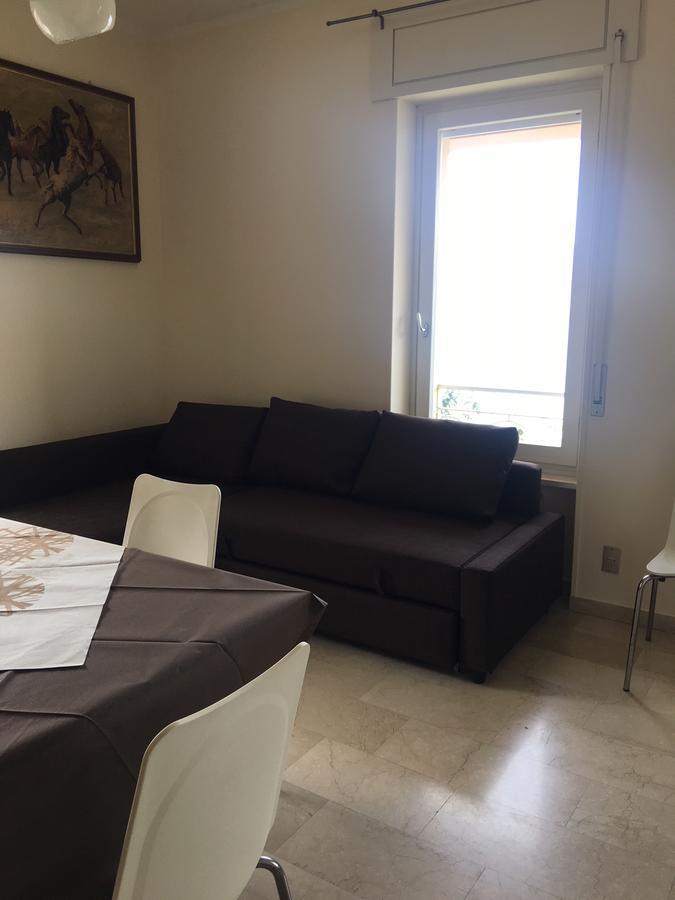 Casa Claudia Apartment Асенца ди Бренцоне Екстериор снимка